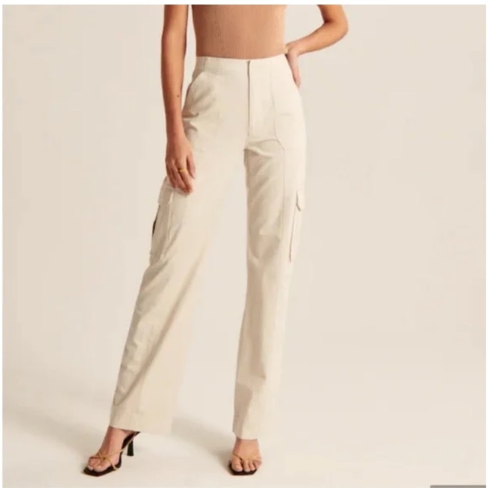 EUC Abercrombie & Fitch Relaxed Cargo Pant Trouser Cream Beige Khaki Size 30/10